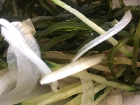 切り昆布がめちゃうま!新玉きゅうりと共に!